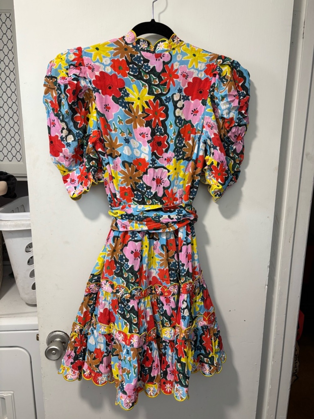 Celia B Aila Floral Wrap Dress Ruffled Tiered Scalloped Puff Sleeve Size M - Picture 10 of 10
